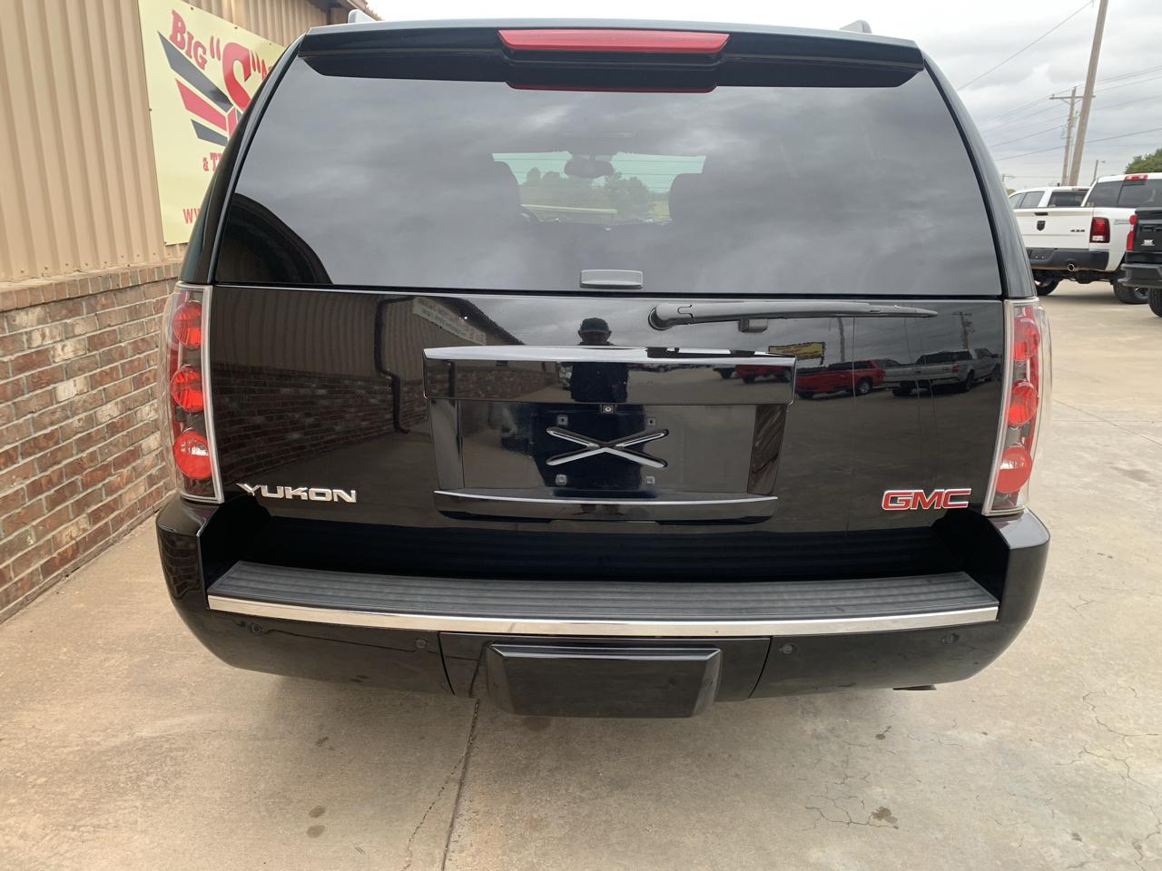 GMC Yukon AWD 4dr 1500 Denali 2013