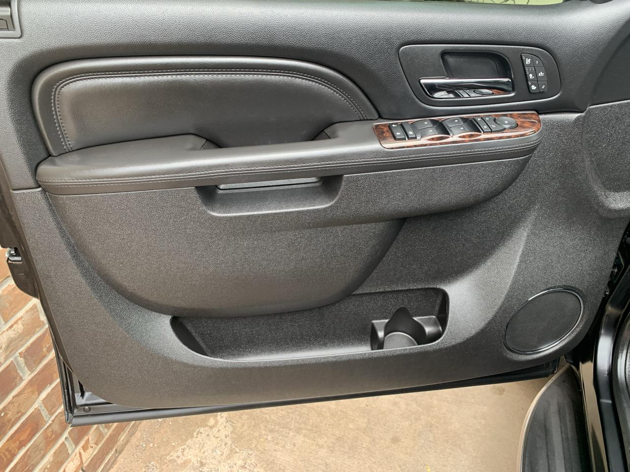 GMC Yukon AWD 4dr 1500 Denali 2013