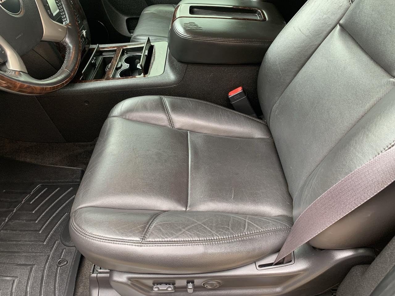 GMC Yukon AWD 4dr 1500 Denali 2013
