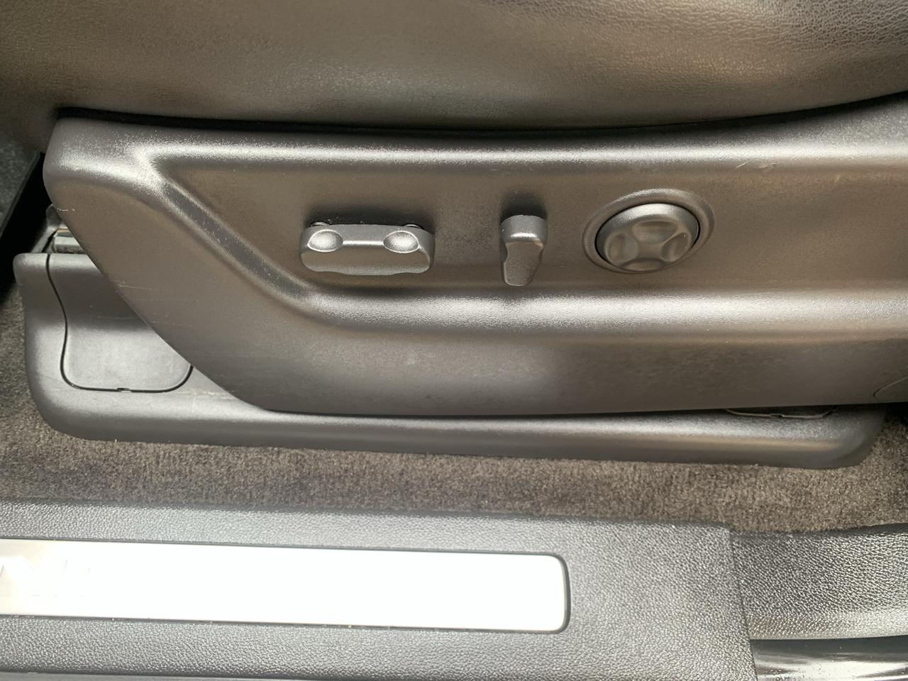 GMC Yukon AWD 4dr 1500 Denali 2013