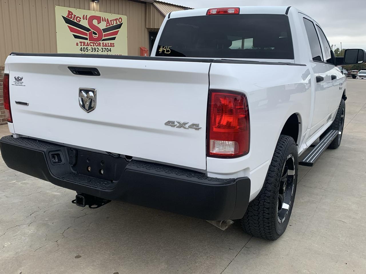 RAM 1500 4WD Crew Cab 140.5" Tradesman 2015