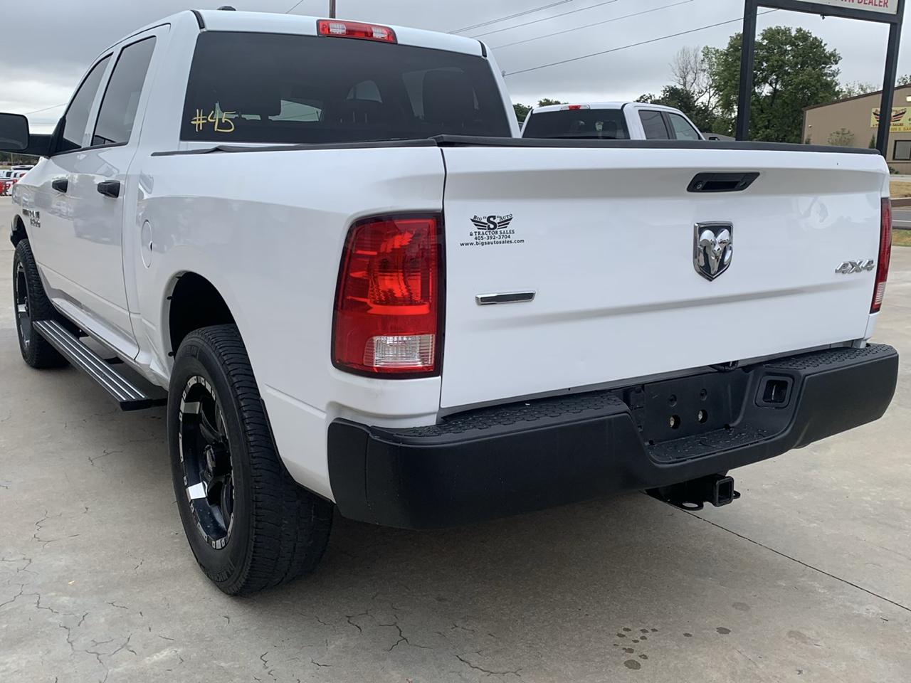 RAM 1500 4WD Crew Cab 140.5" Tradesman 2015