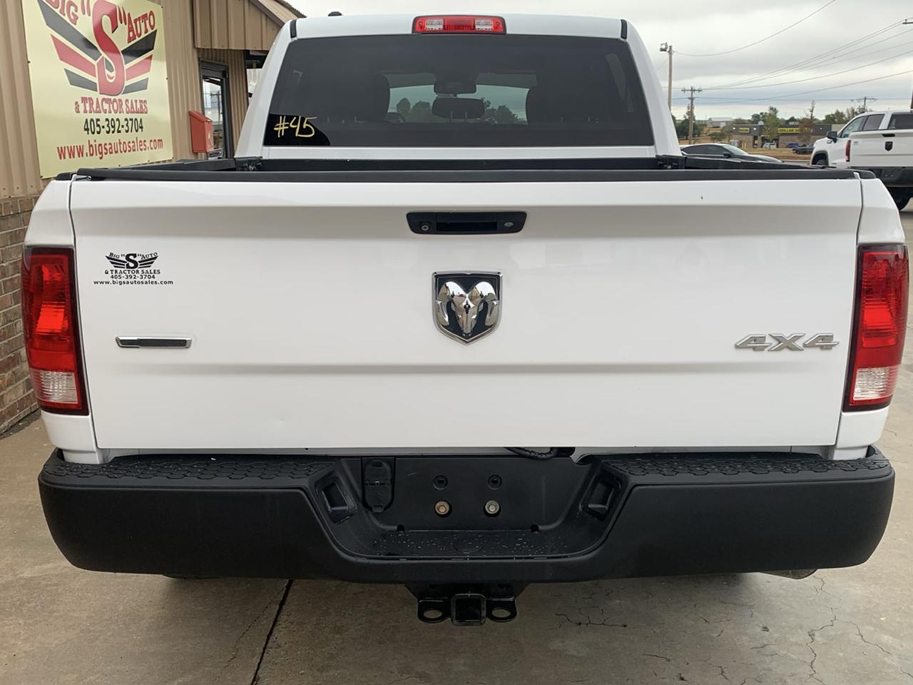 RAM 1500 4WD Crew Cab 140.5" Tradesman 2015