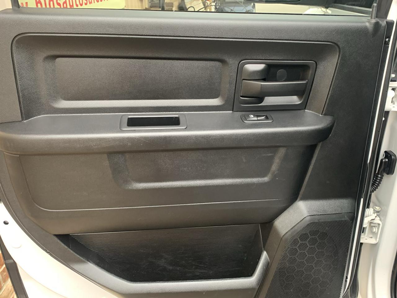 RAM 1500 4WD Crew Cab 140.5" Tradesman 2015