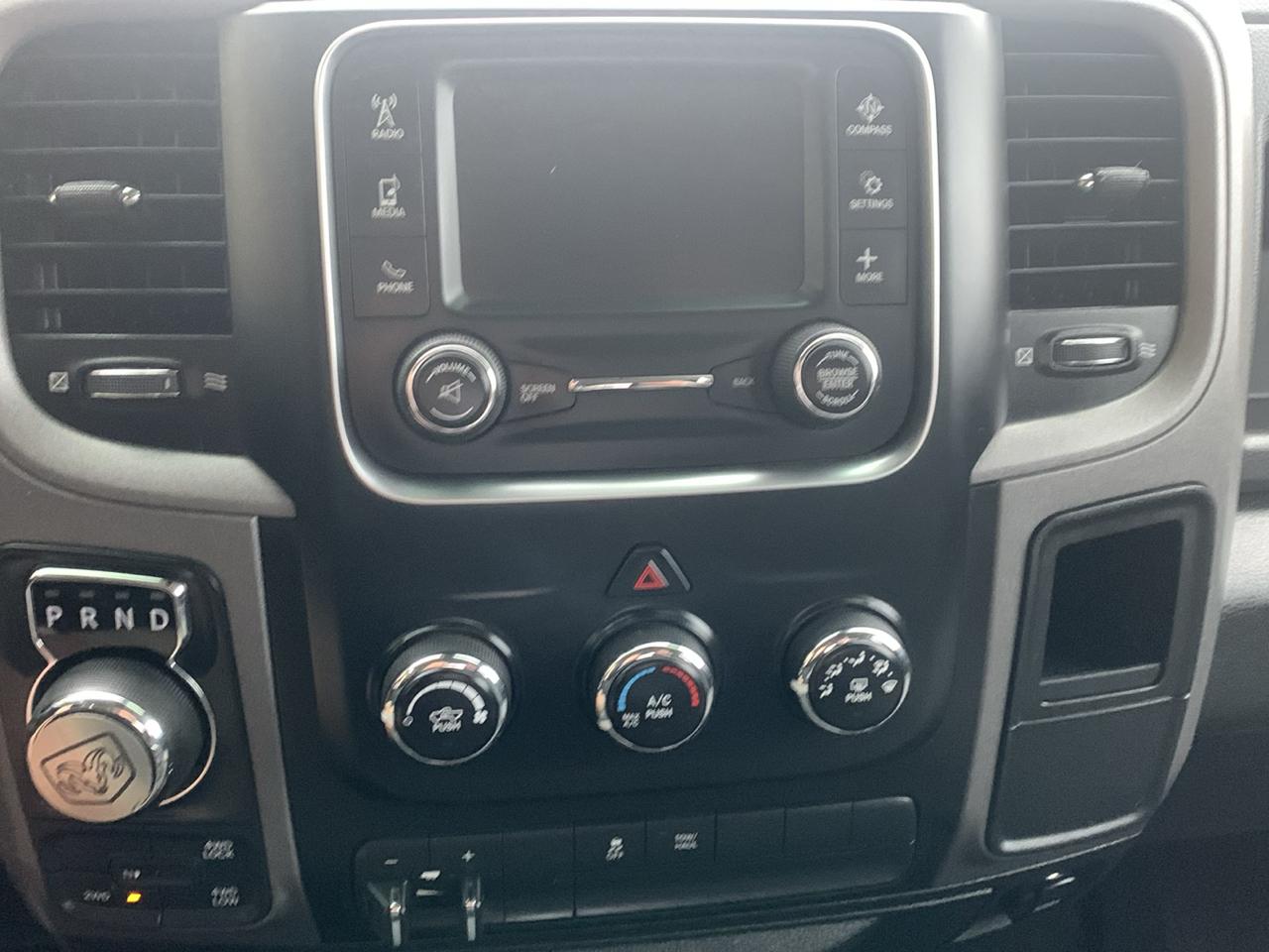 RAM 1500 4WD Crew Cab 140.5" Tradesman 2015