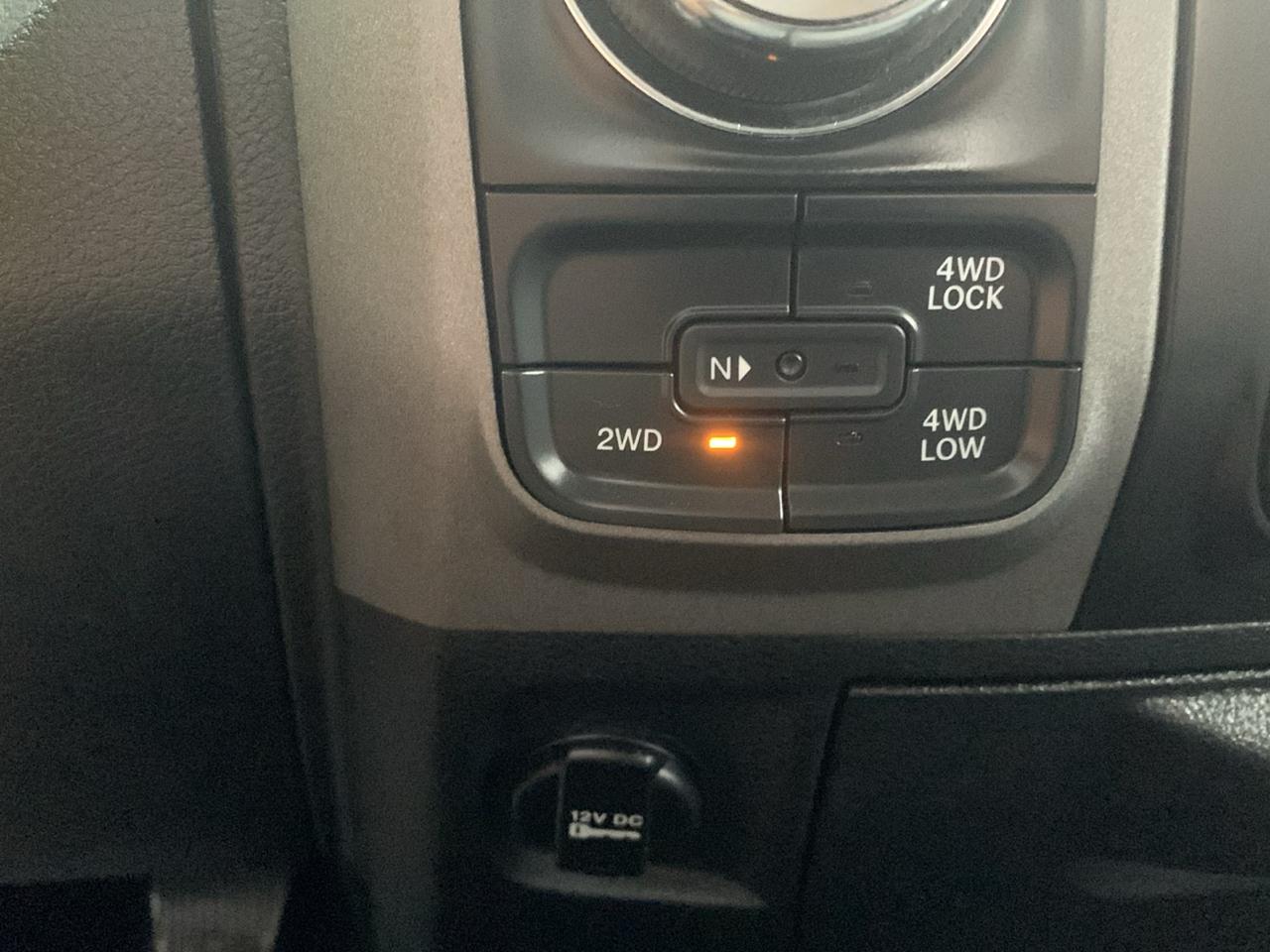 RAM 1500 4WD Crew Cab 140.5" Tradesman 2015