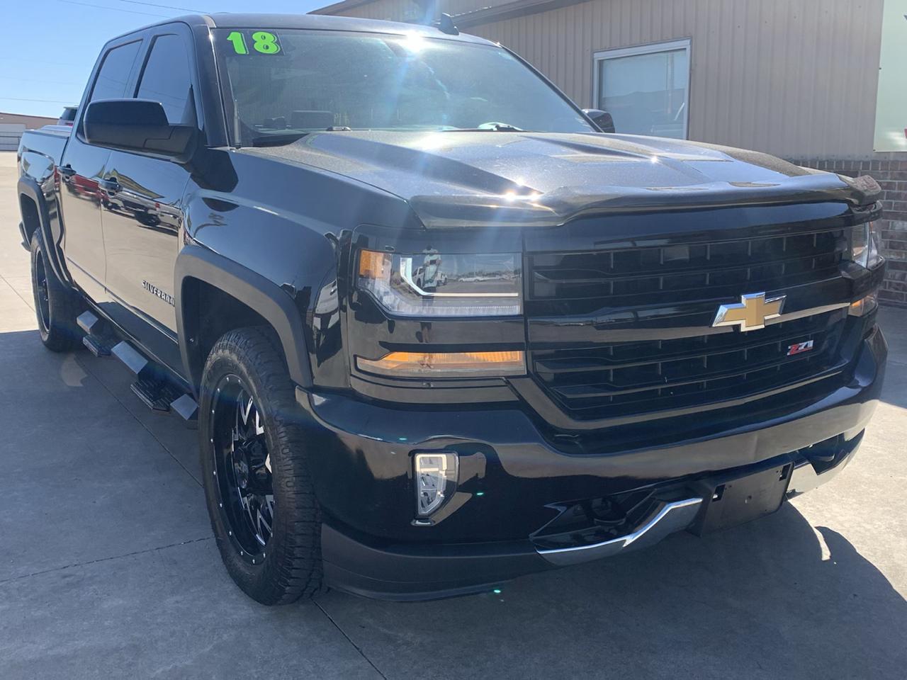 Chevrolet Silverado 1500 4WD Crew Cab 143.5" LT w/2LT 2018