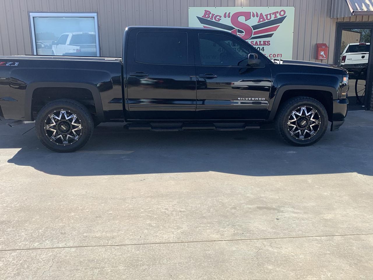 Chevrolet Silverado 1500 4WD Crew Cab 143.5" LT w/2LT 2018