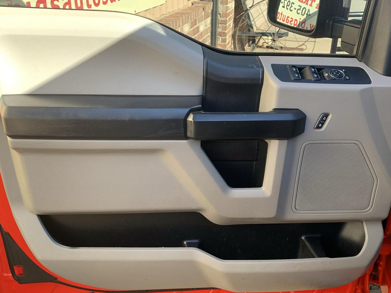 Ford Super Duty F-350 SRW 4WD SuperCab 158" XL 2019