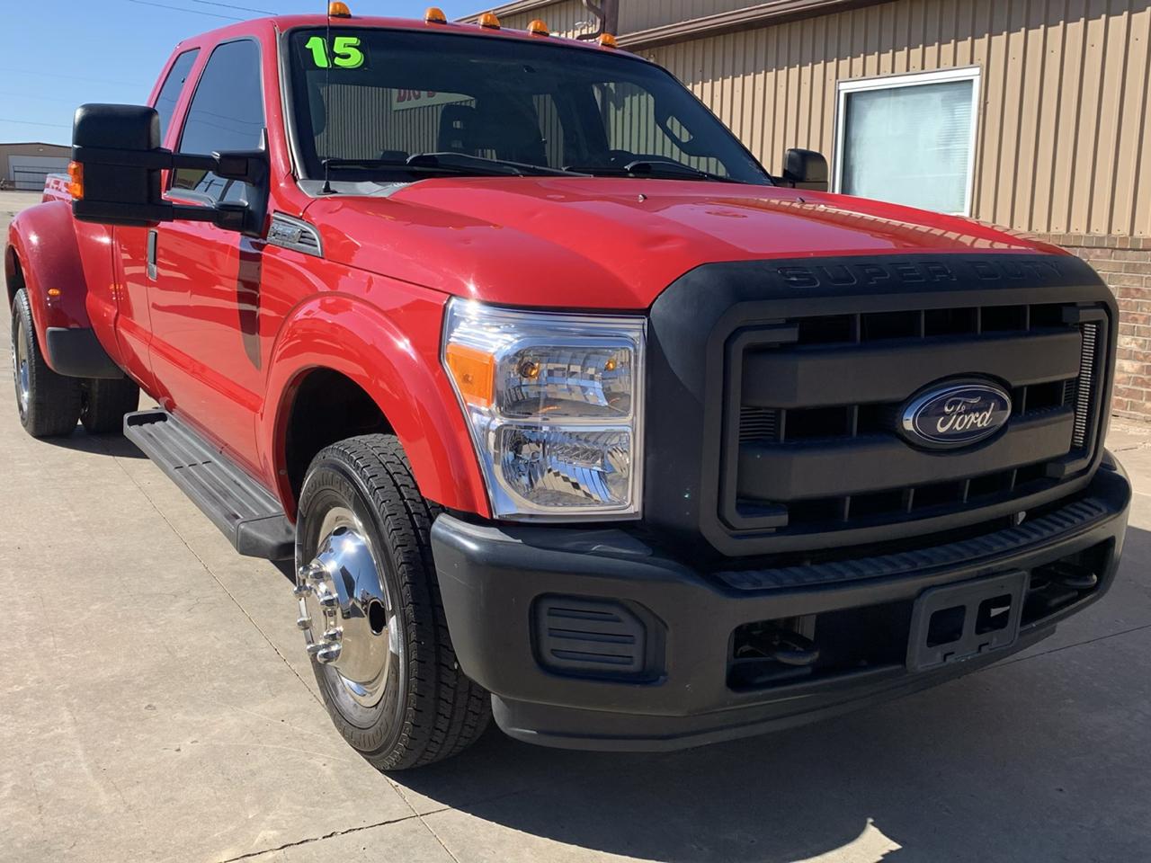 Ford Super Duty F-350 DRW 2WD SuperCab 158" Lariat 2015