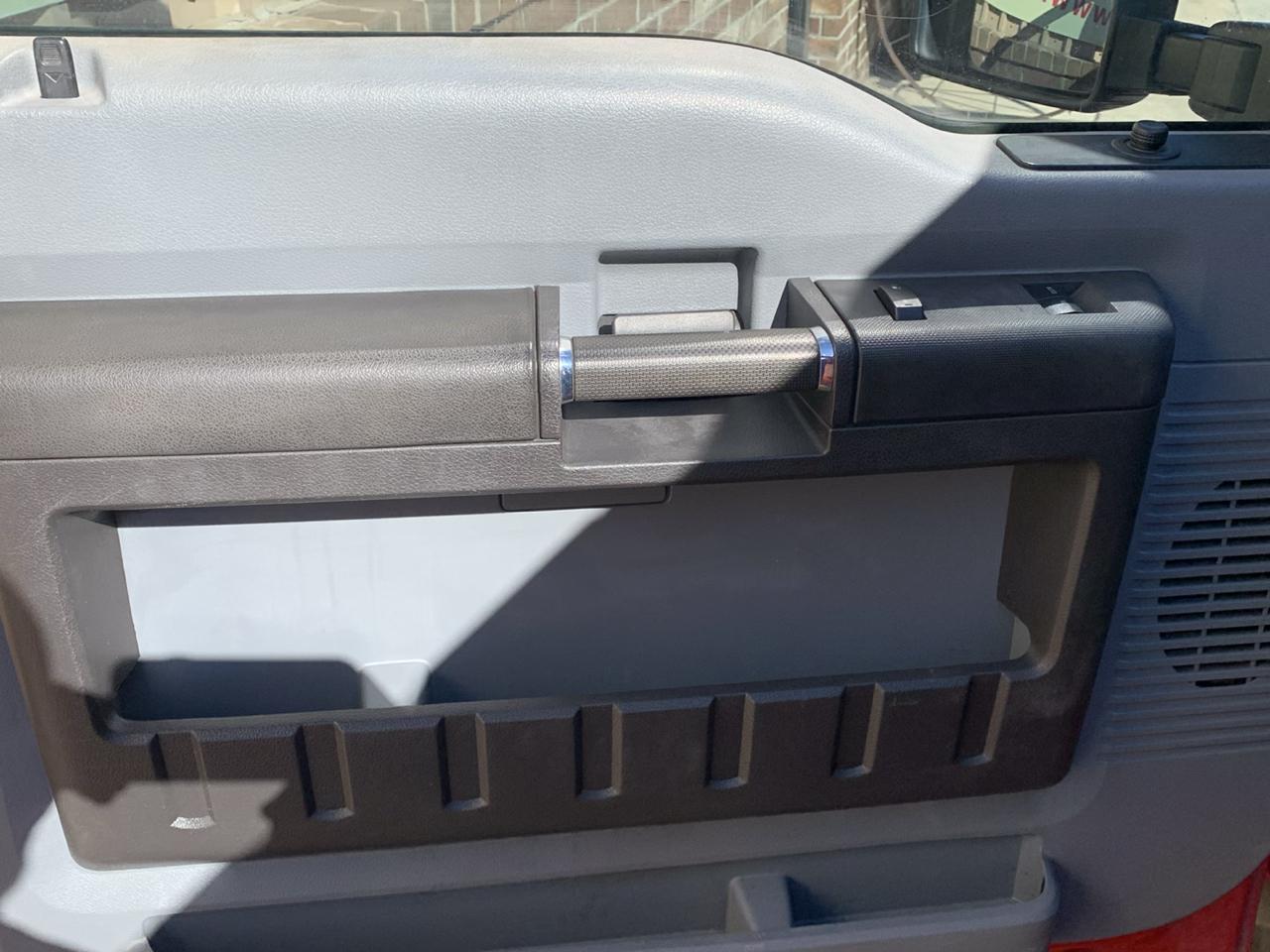 Ford Super Duty F-350 DRW 2WD SuperCab 158" Lariat 2015
