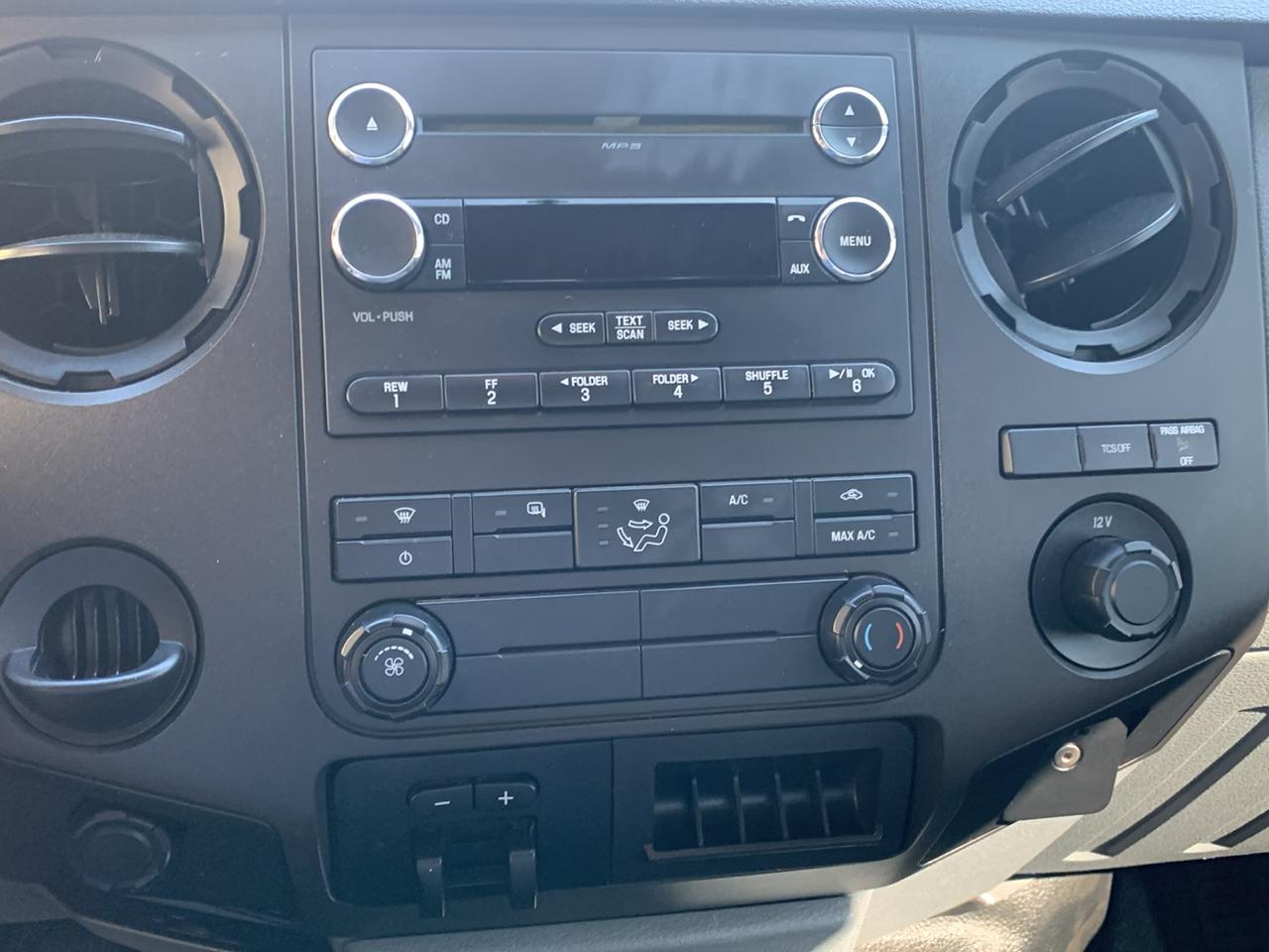 Ford Super Duty F-350 DRW 2WD SuperCab 158" Lariat 2015
