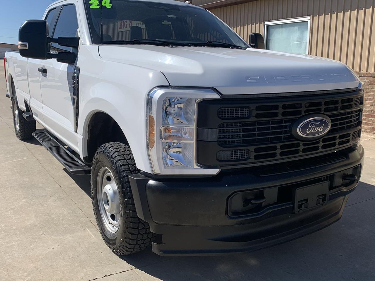 Ford Super Duty F-250 SRW XL 4WD SuperCab 6.75' Box 2024