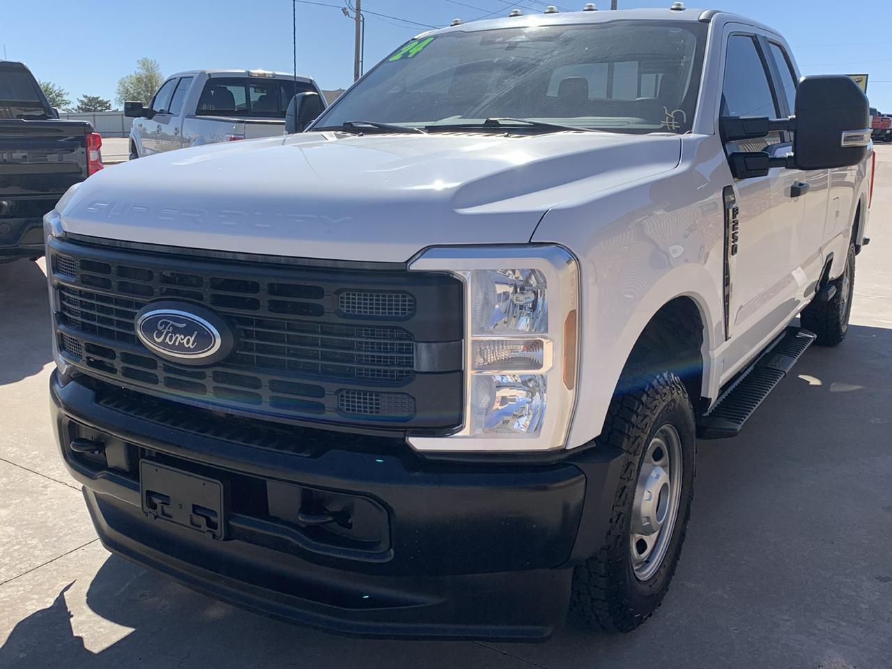 Ford Super Duty F-250 SRW XL 4WD SuperCab 6.75' Box 2024