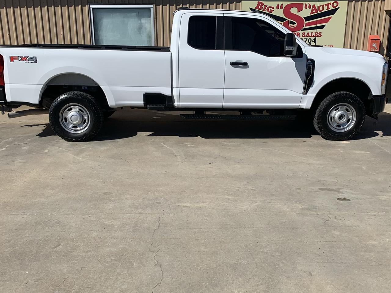 Ford Super Duty F-250 SRW XL 4WD SuperCab 6.75' Box 2024