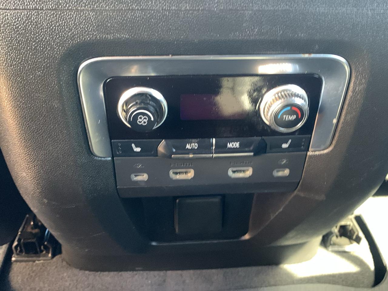 GMC Yukon XL 2WD 4dr SLT 2022