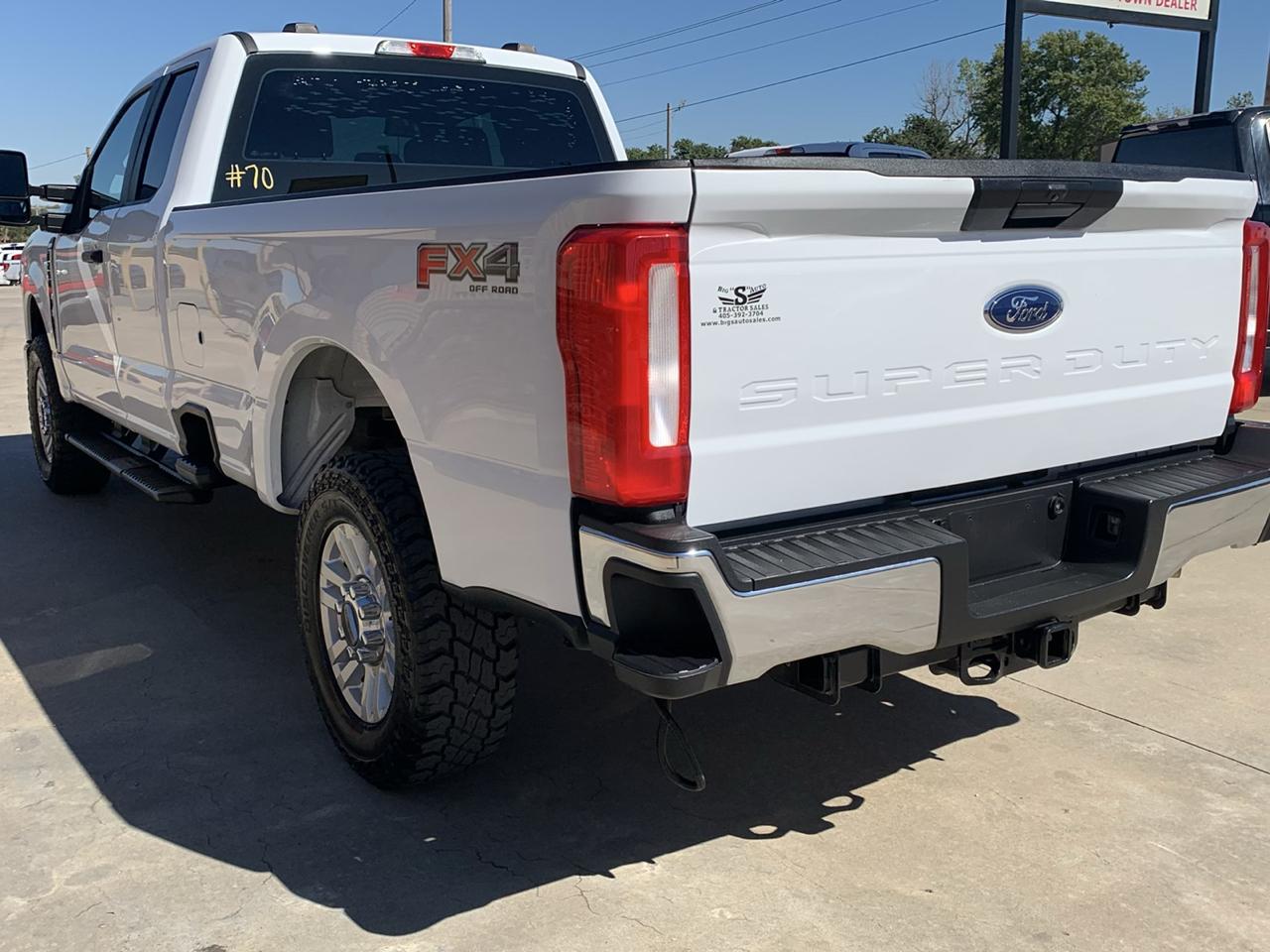 Ford Super Duty F-250 SRW XL 4WD SuperCab 8' Box 2023