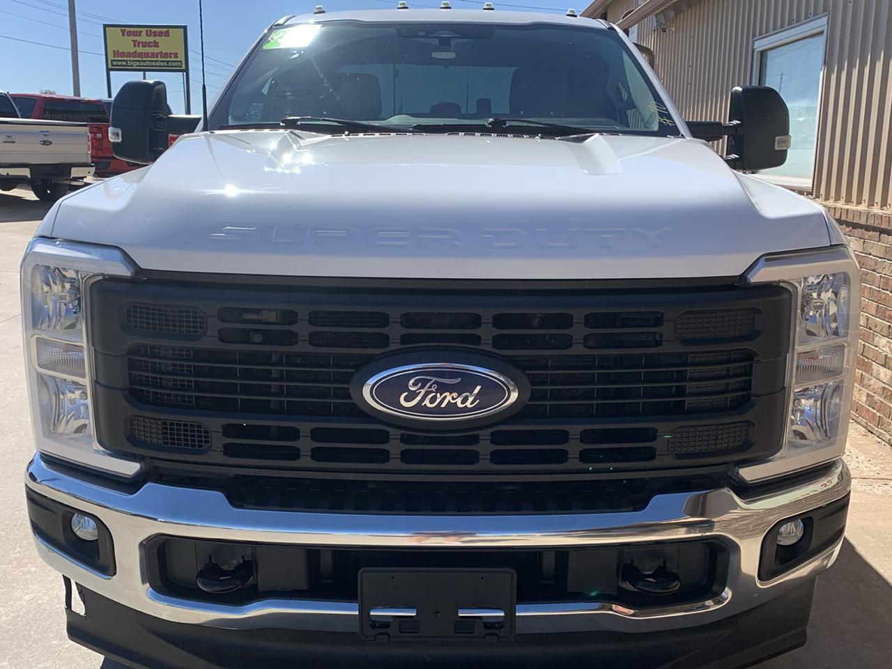 Ford Super Duty F-250 SRW XL 4WD SuperCab 8' Box 2023