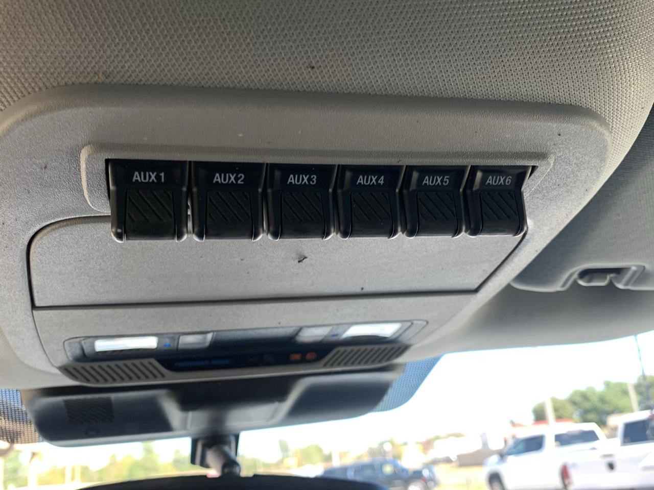 Ford Super Duty F-250 SRW XL 4WD SuperCab 8' Box 2023