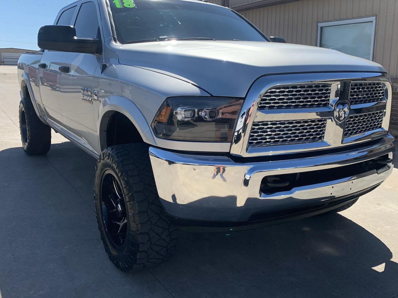 RAM 2500 Tradesman 4x4 Crew Cab 6'4" Box 2018
