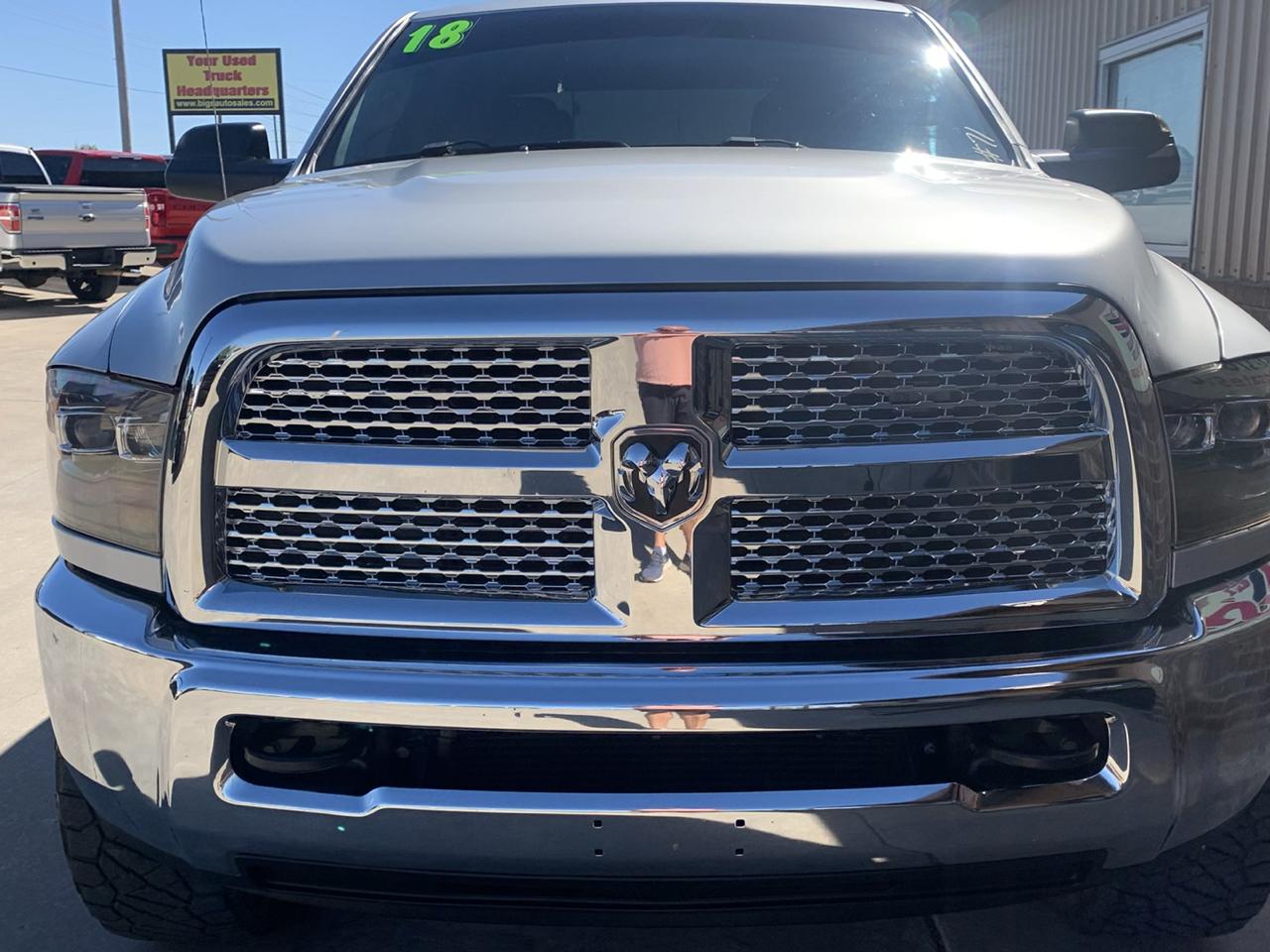 RAM 2500 Tradesman 4x4 Crew Cab 6'4" Box 2018