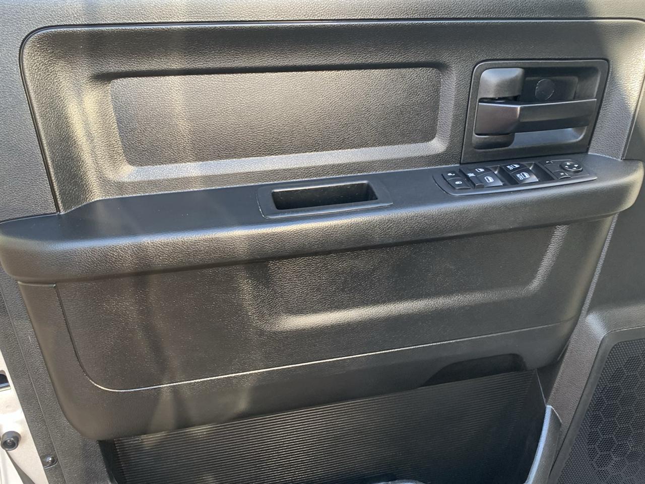 RAM 2500 Tradesman 4x4 Crew Cab 6'4" Box 2018