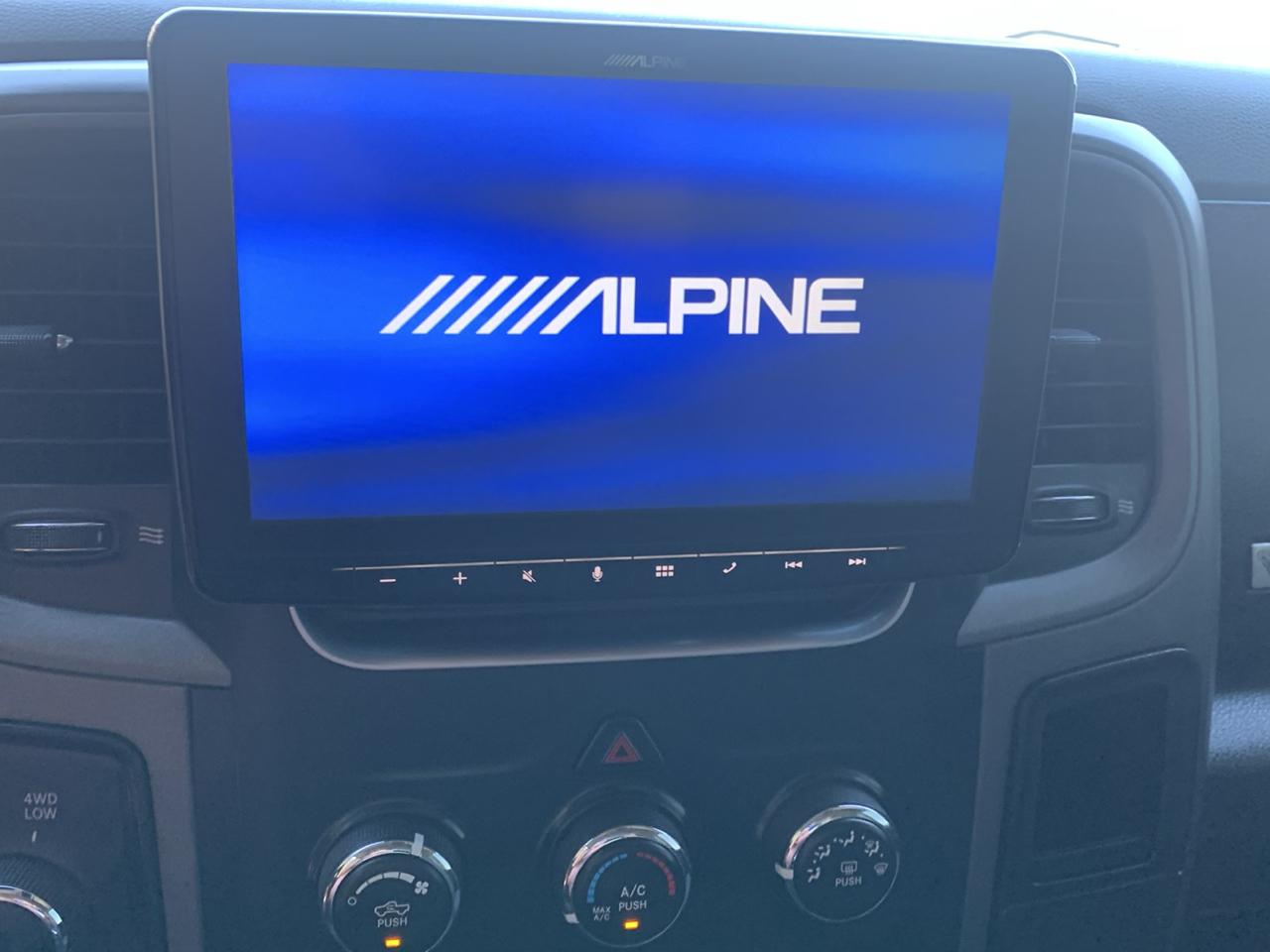 RAM 2500 Tradesman 4x4 Crew Cab 6'4" Box 2018