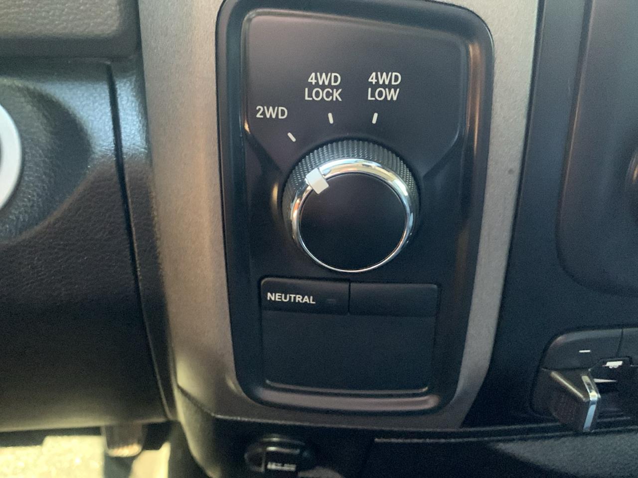 RAM 2500 Tradesman 4x4 Crew Cab 6'4" Box 2018