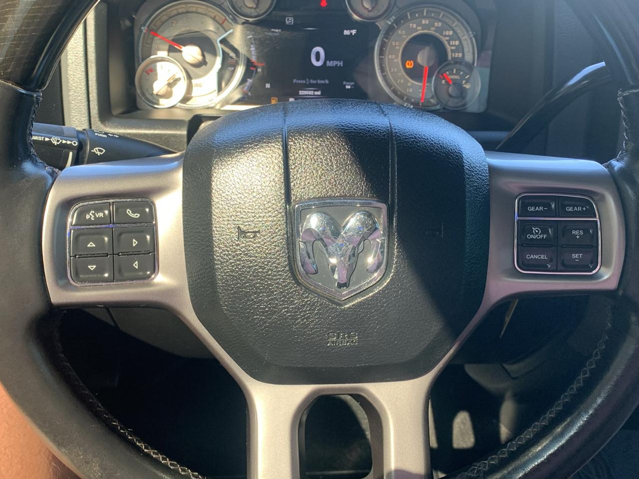 RAM 2500 Tradesman 4x4 Crew Cab 6'4" Box 2018