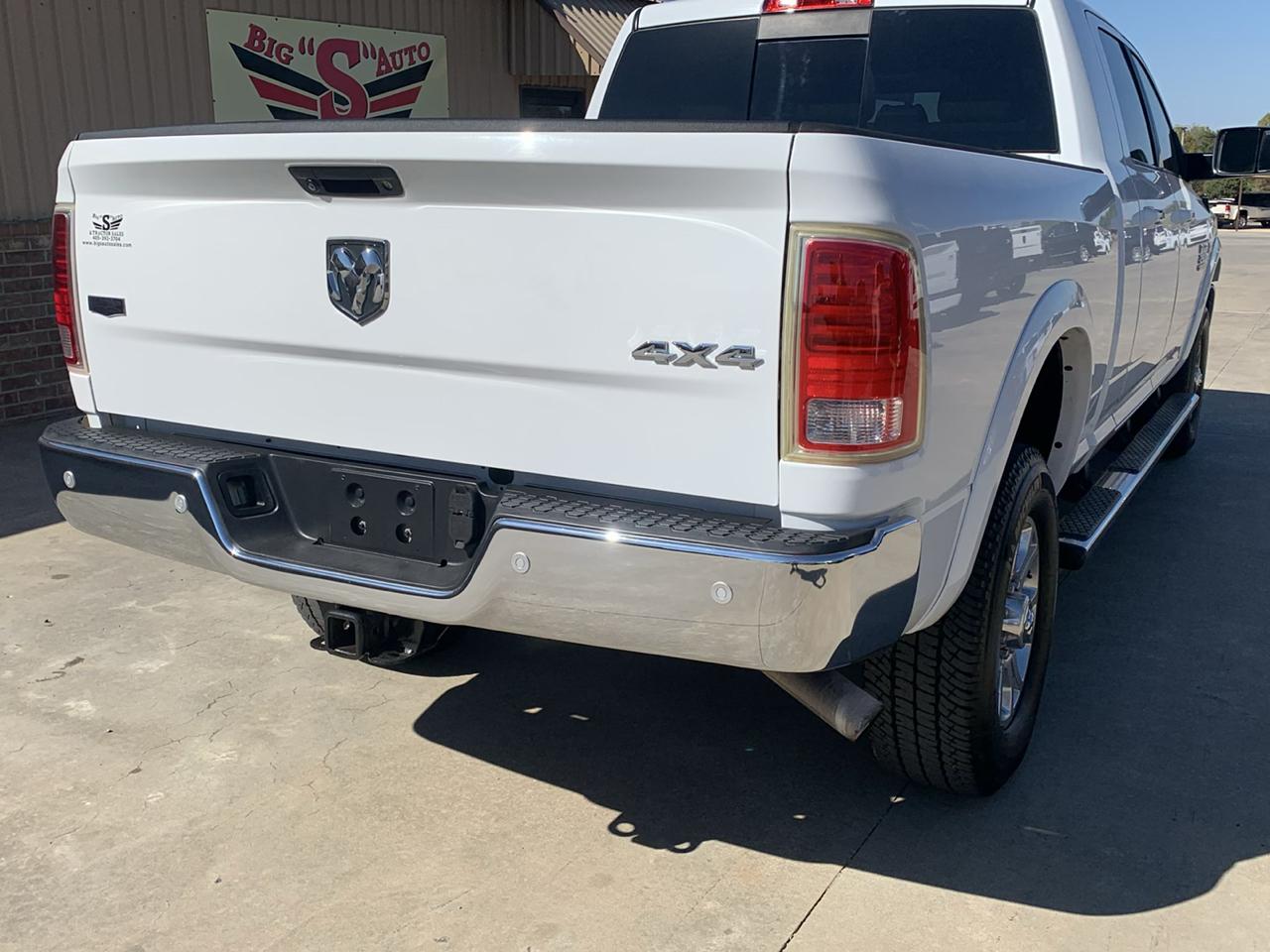 RAM 2500 Laramie 4x4 Mega Cab 6'4" Box 2017