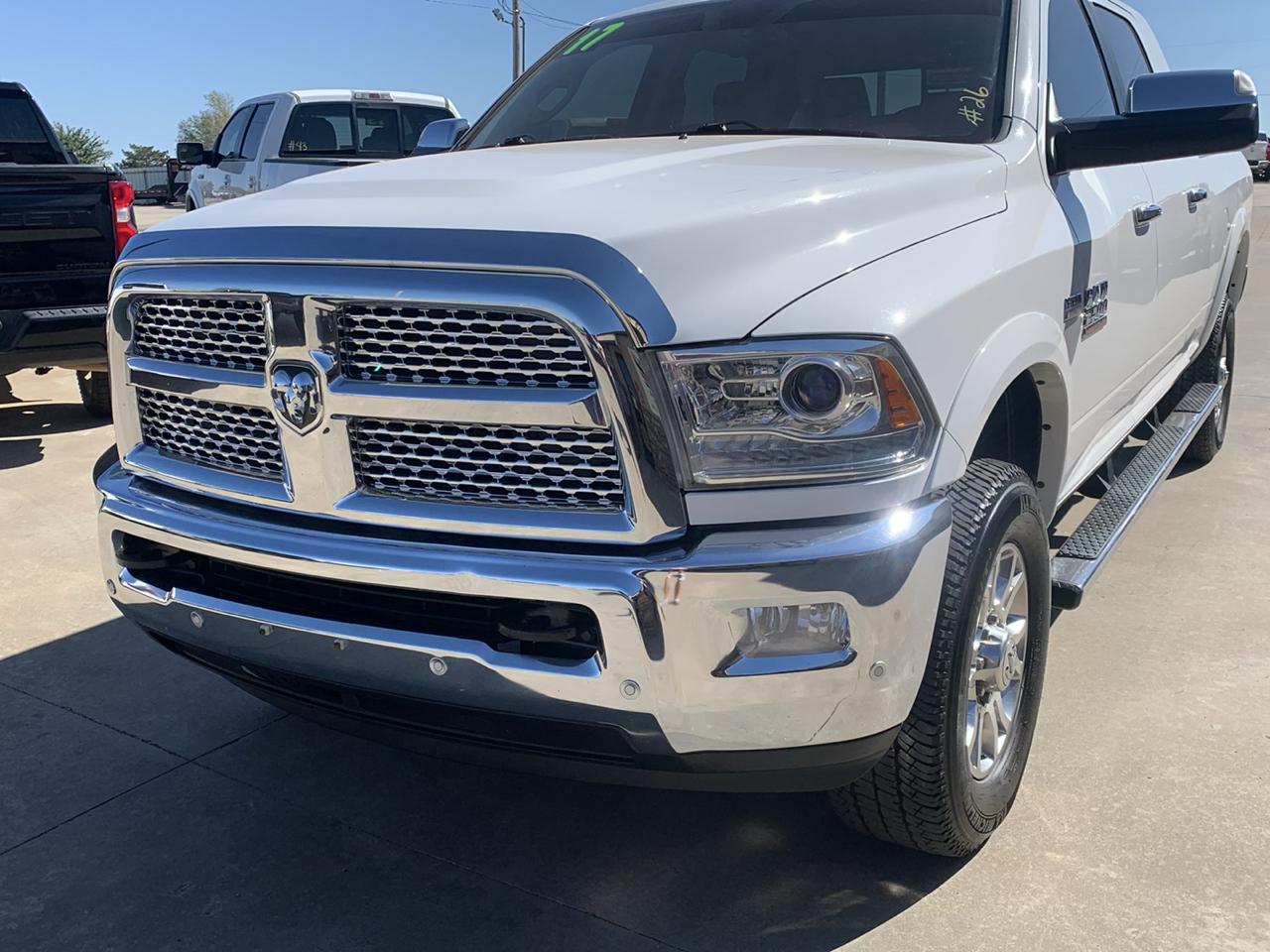 RAM 2500 Laramie 4x4 Mega Cab 6'4" Box 2017