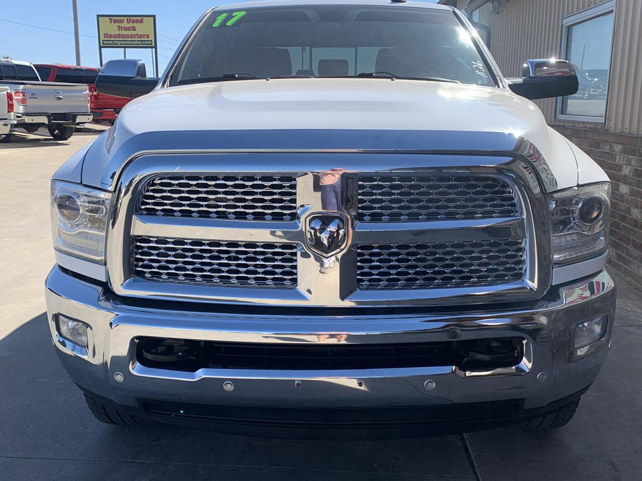 RAM 2500 Laramie 4x4 Mega Cab 6'4" Box 2017
