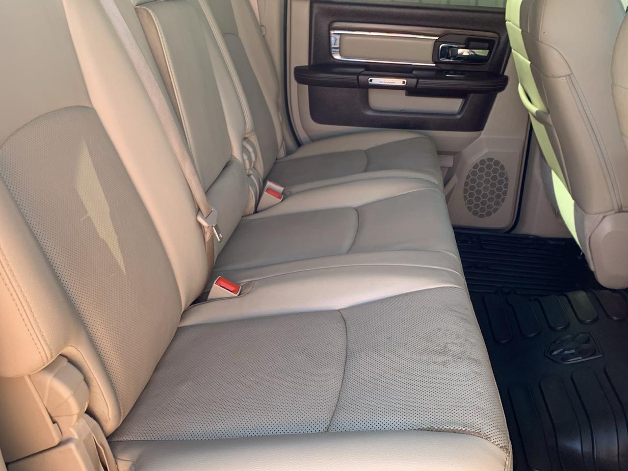 RAM 2500 Laramie 4x4 Mega Cab 6'4" Box 2017