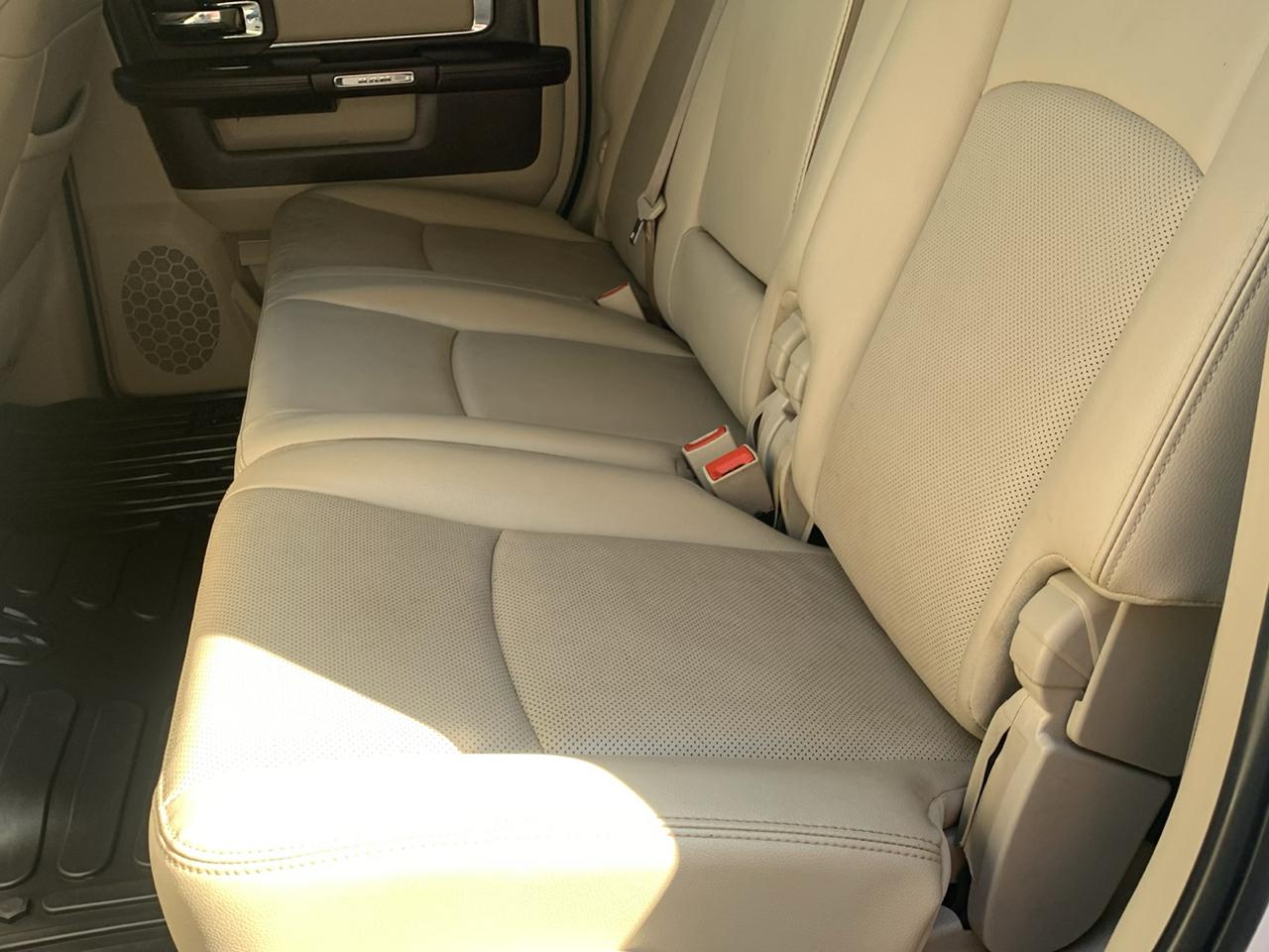 RAM 2500 Laramie 4x4 Mega Cab 6'4" Box 2017
