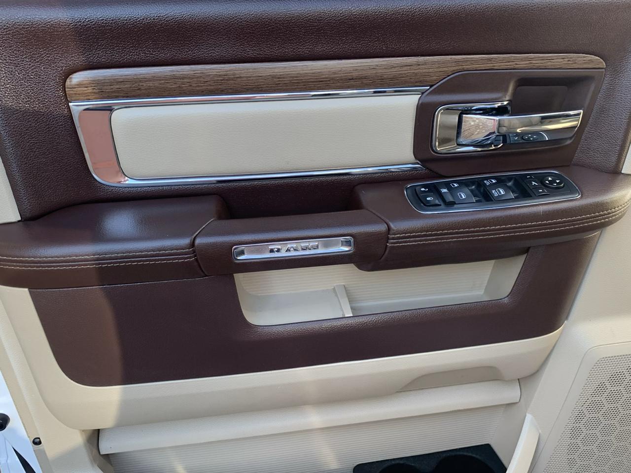 RAM 2500 Laramie 4x4 Mega Cab 6'4" Box 2017