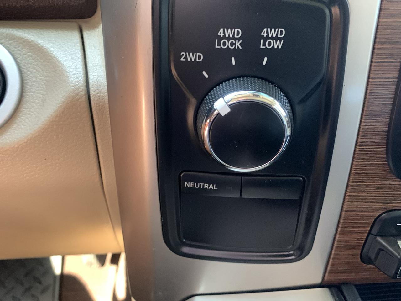 RAM 2500 Laramie 4x4 Mega Cab 6'4" Box 2017