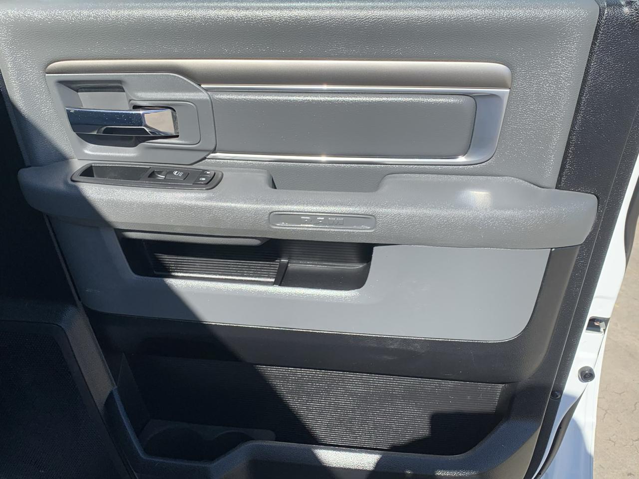 RAM 2500 SLT 4x4 Crew Cab 6'4" Box 2017