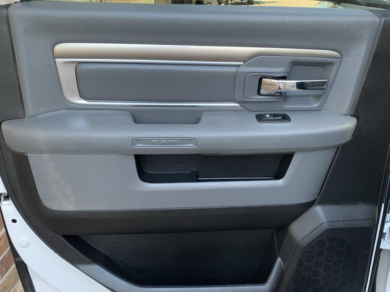 RAM 2500 SLT 4x4 Crew Cab 6'4" Box 2017