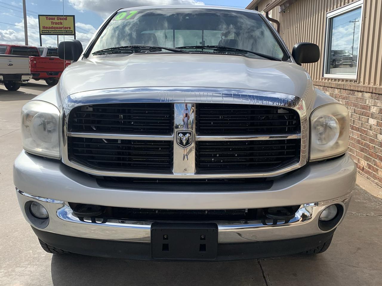 Dodge Ram 2500 4WD Quad Cab 140.5" SLT 2007