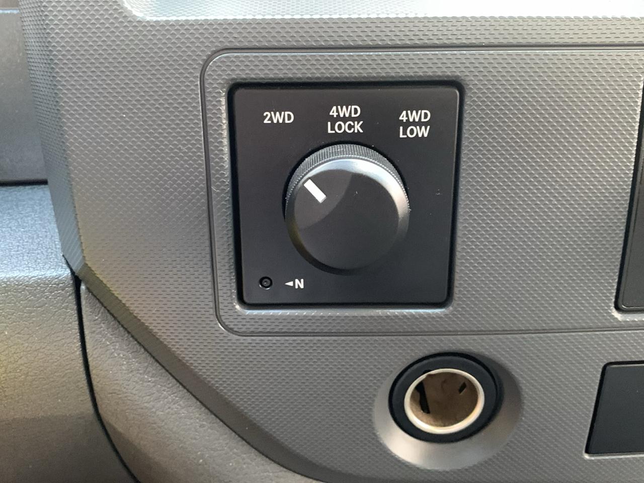 Dodge Ram 2500 4WD Quad Cab 140.5" SLT 2007