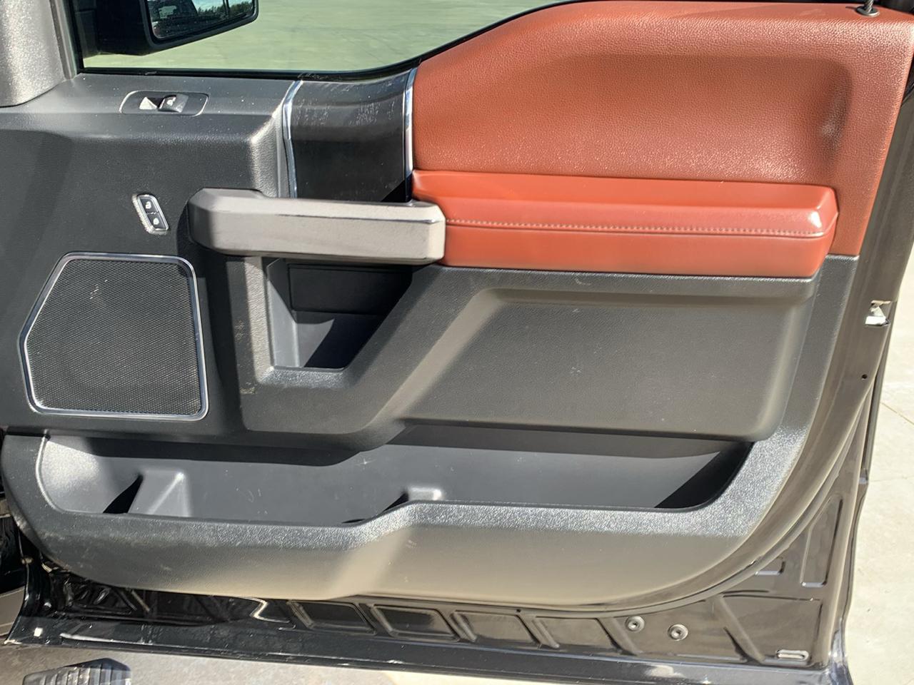 Ford F-150 4WD SuperCrew 145" Platinum 2018