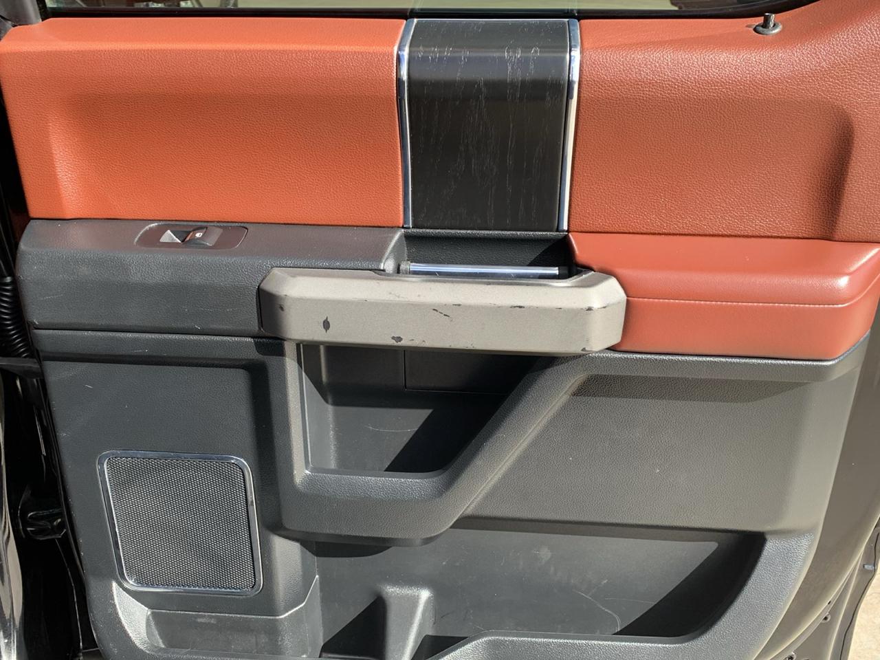 Ford F-150 4WD SuperCrew 145" Platinum 2018