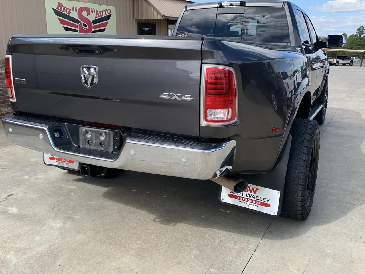 RAM 3500 Laramie 4x4 Crew Cab 8' Box 2017
