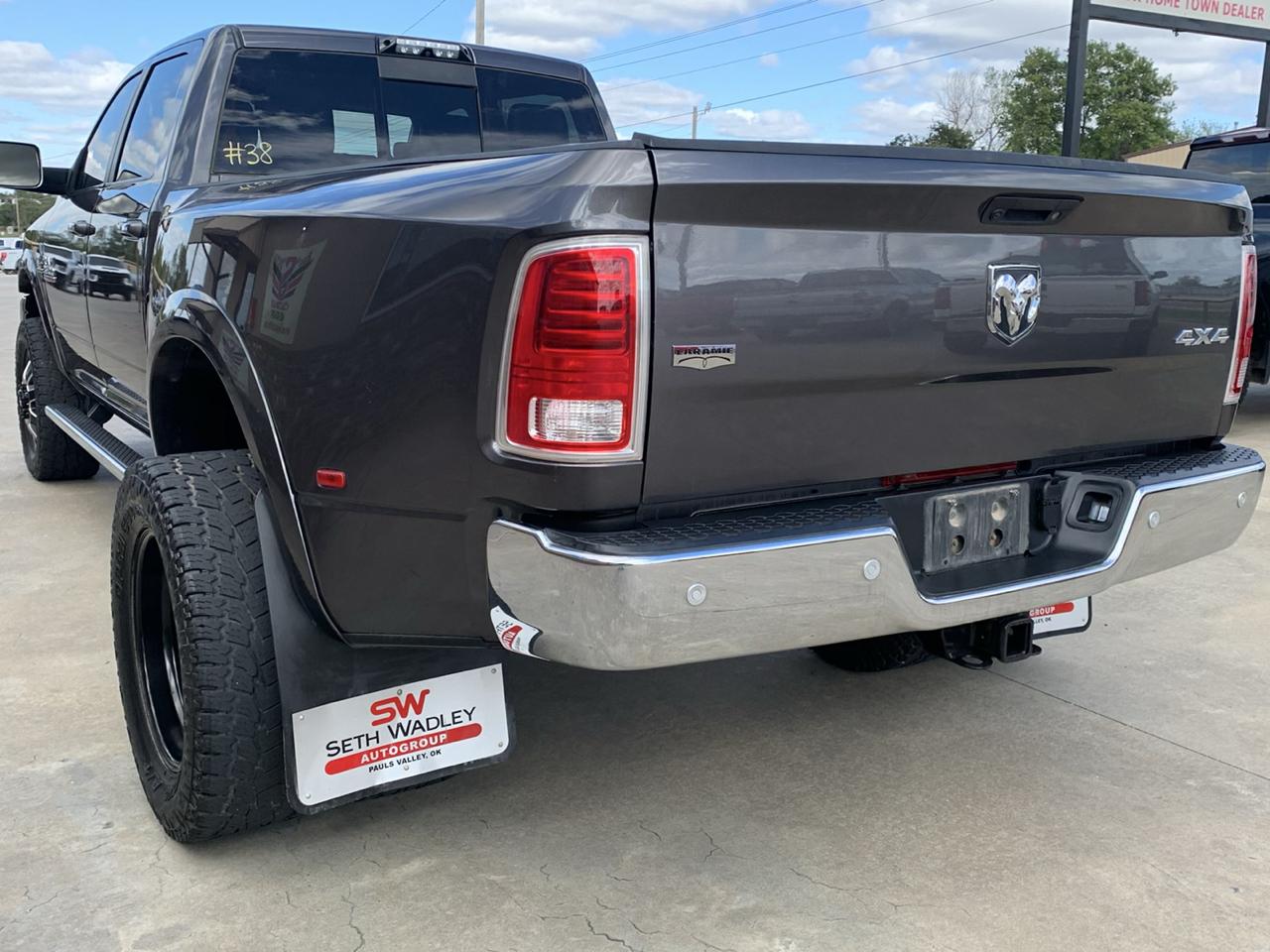 RAM 3500 Laramie 4x4 Crew Cab 8' Box 2017