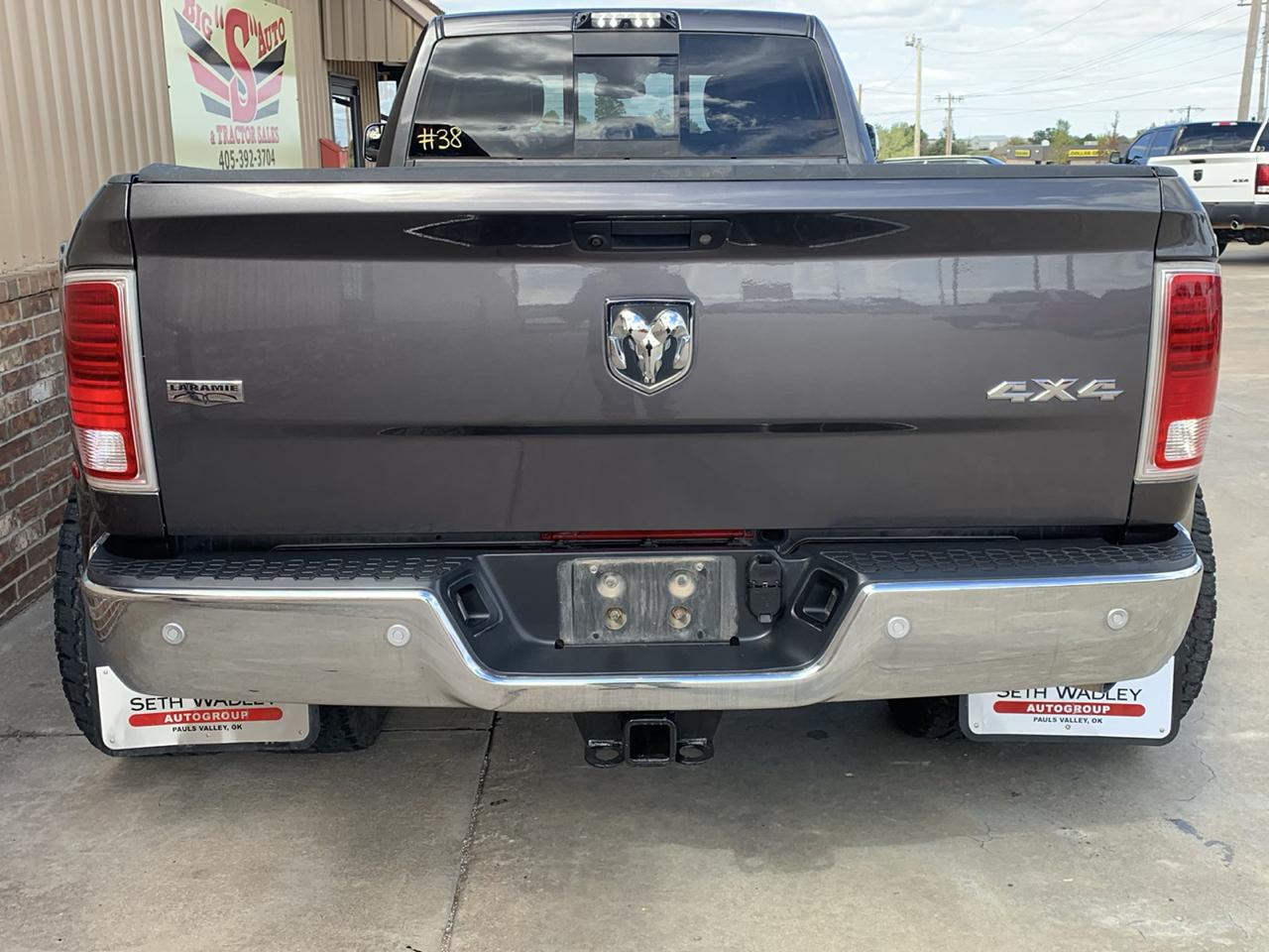 RAM 3500 Laramie 4x4 Crew Cab 8' Box 2017