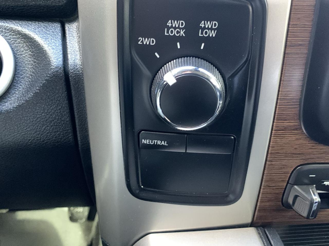 RAM 3500 Laramie 4x4 Crew Cab 8' Box 2017