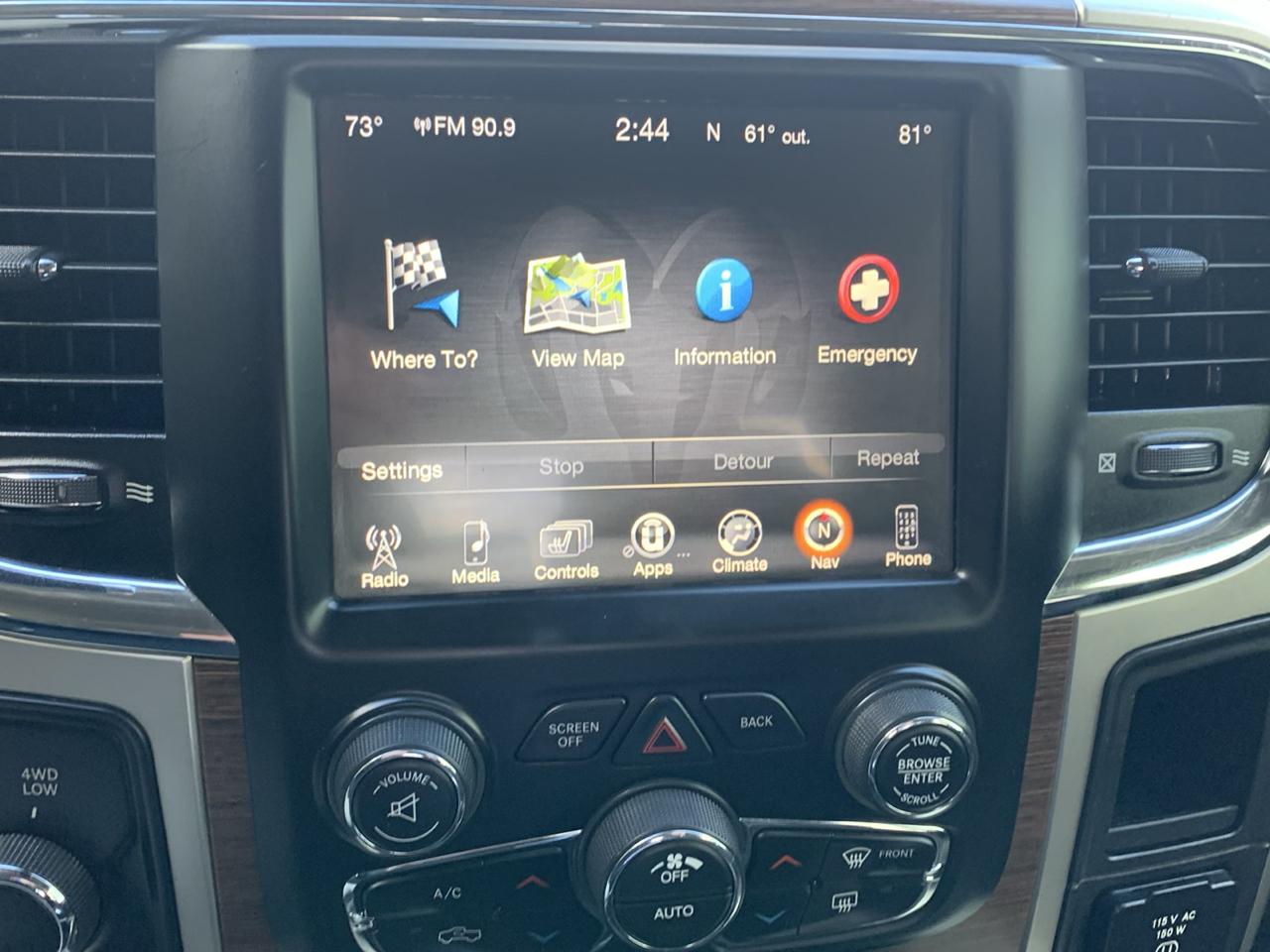 RAM 3500 Laramie 4x4 Crew Cab 8' Box 2017