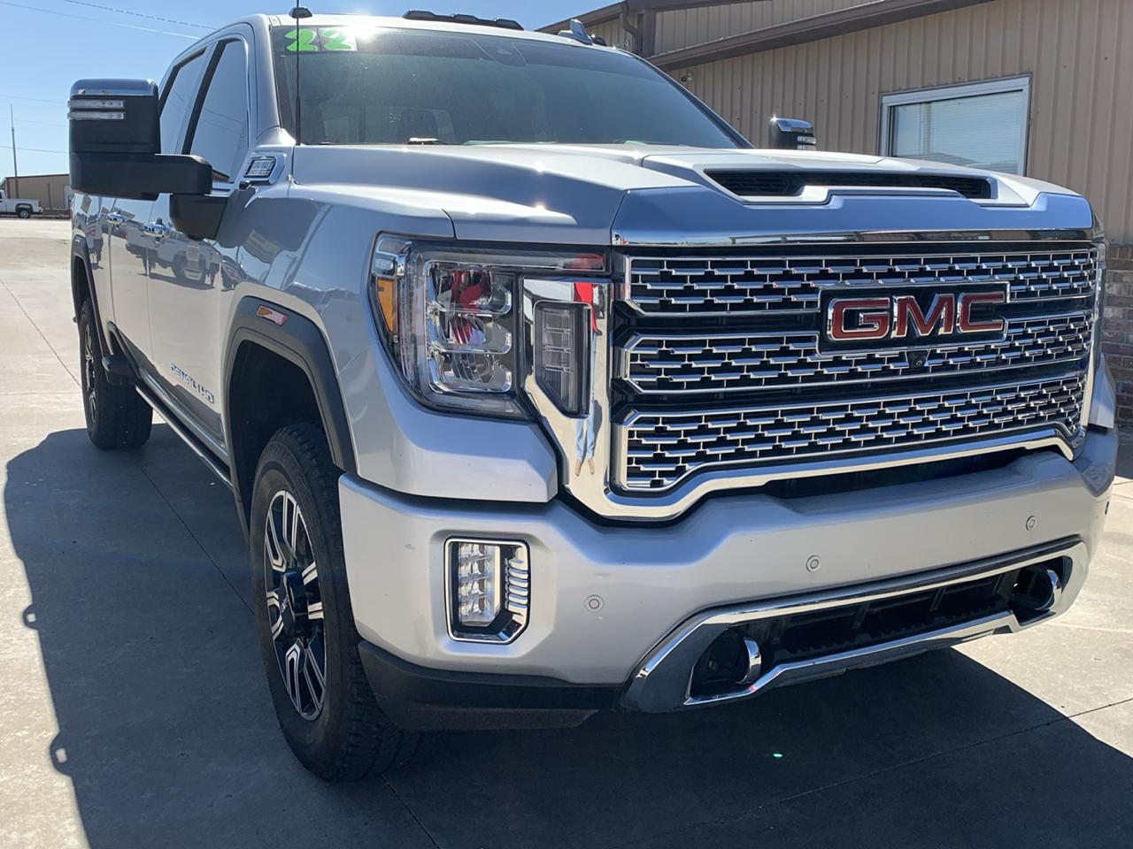 GMC Sierra 2500HD 4WD Crew Cab 159" Denali 2022