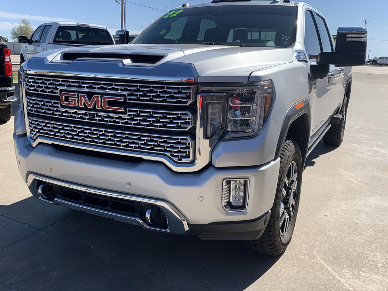 GMC Sierra 2500HD 4WD Crew Cab 159" Denali 2022