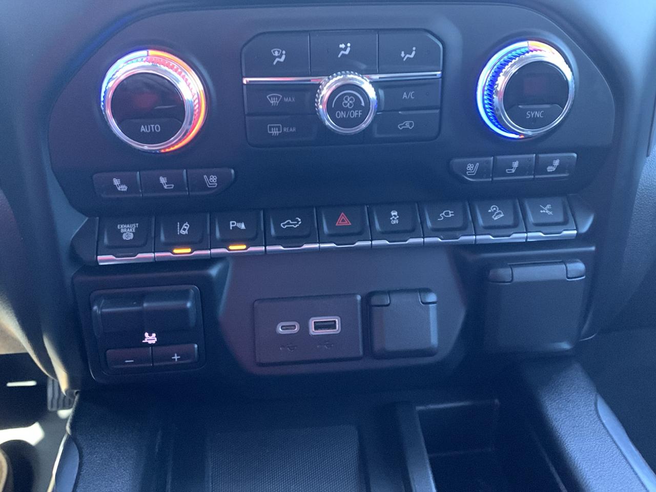 GMC Sierra 2500HD 4WD Crew Cab 159" Denali 2022